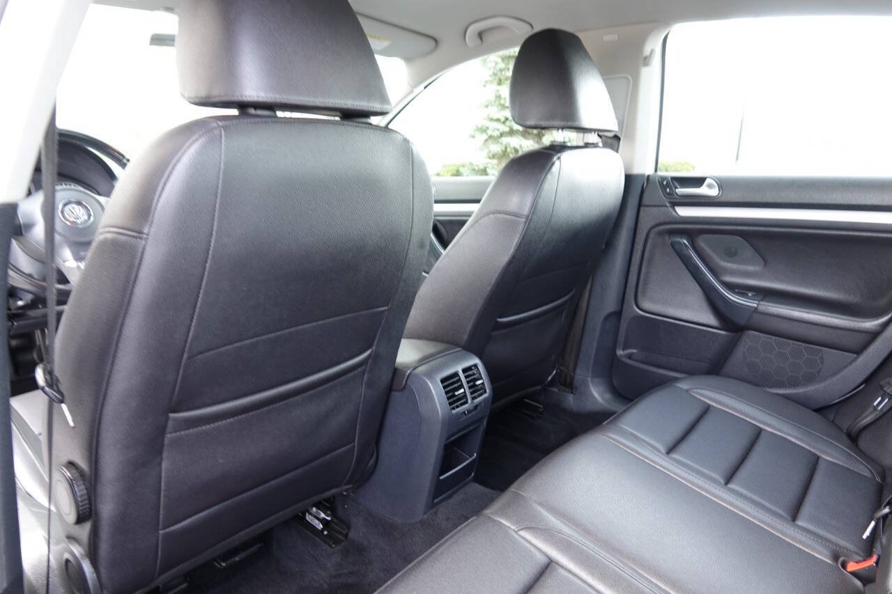 Used 2010 Volkswagen Jetta Limited Edition FWD image 71