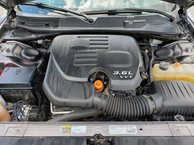 Used 2014 Dodge Challenger SXT w/ Super Sport Group (SS/T) RWD image 26