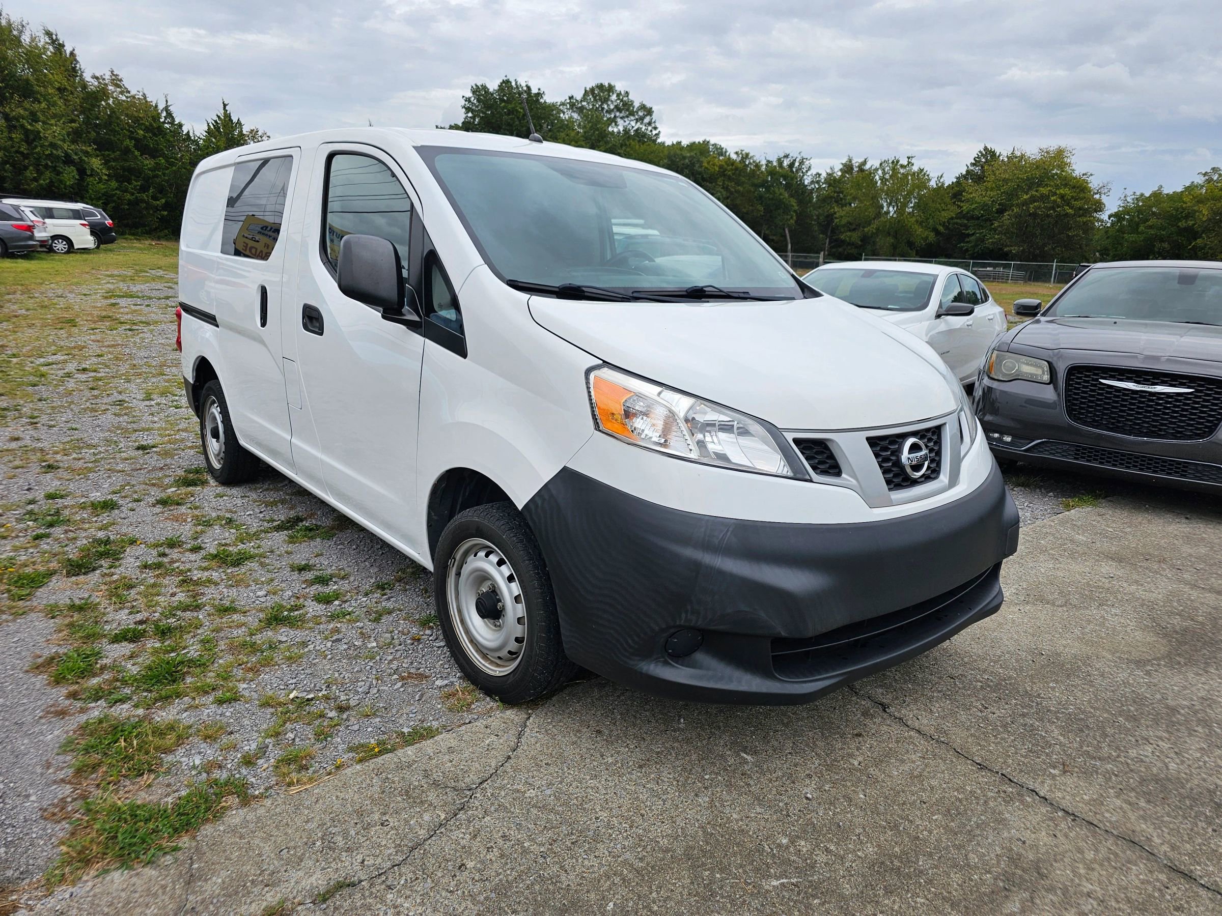 Used 2019 Nissan NV200 S image 2