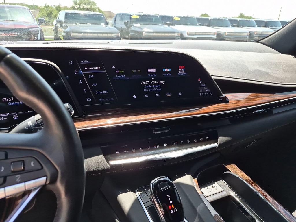 Used 2023 Cadillac Escalade Premium Luxury w/ LPO, Floor Liner Package AWD/4WD image 26