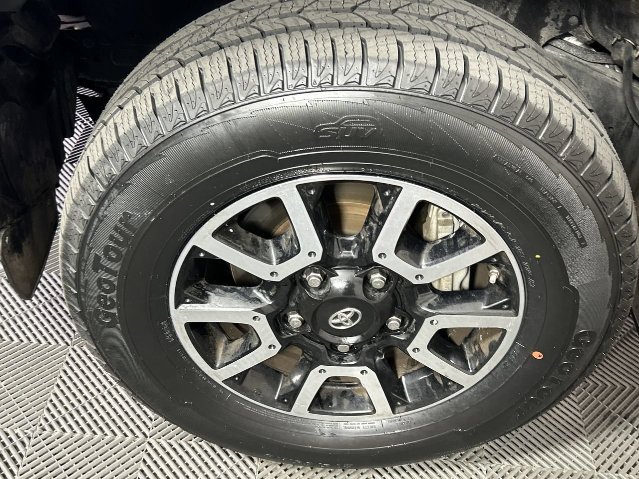 Used 2019 Toyota Tundra SR5 w/ TRD Off Road Package AWD/4WD image 9