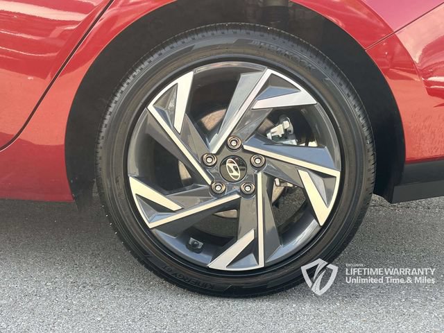 Certified 2025 Hyundai Elantra SEL FWD image 13
