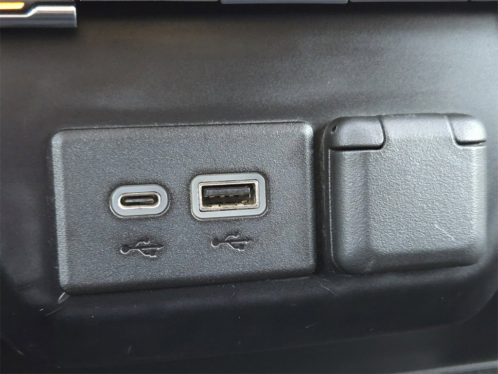 Used 2021 Chevrolet Silverado 3500 LT image 23