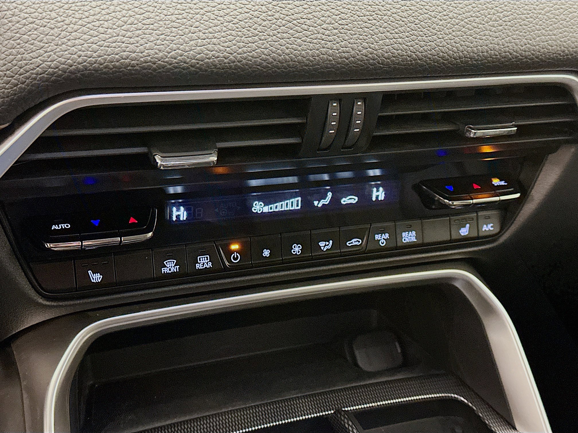 Used 2024 MAZDA CX-90 Plug-In Hybrid w/ Preferred image 24