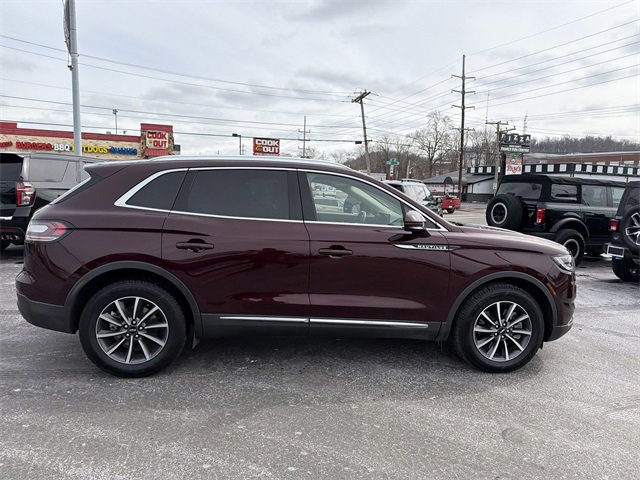 Used 2022 Lincoln Nautilus FWD image 2