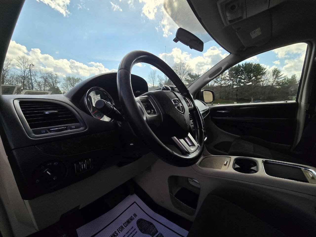 Used 2012 Dodge Grand Caravan Crew FWD image 19