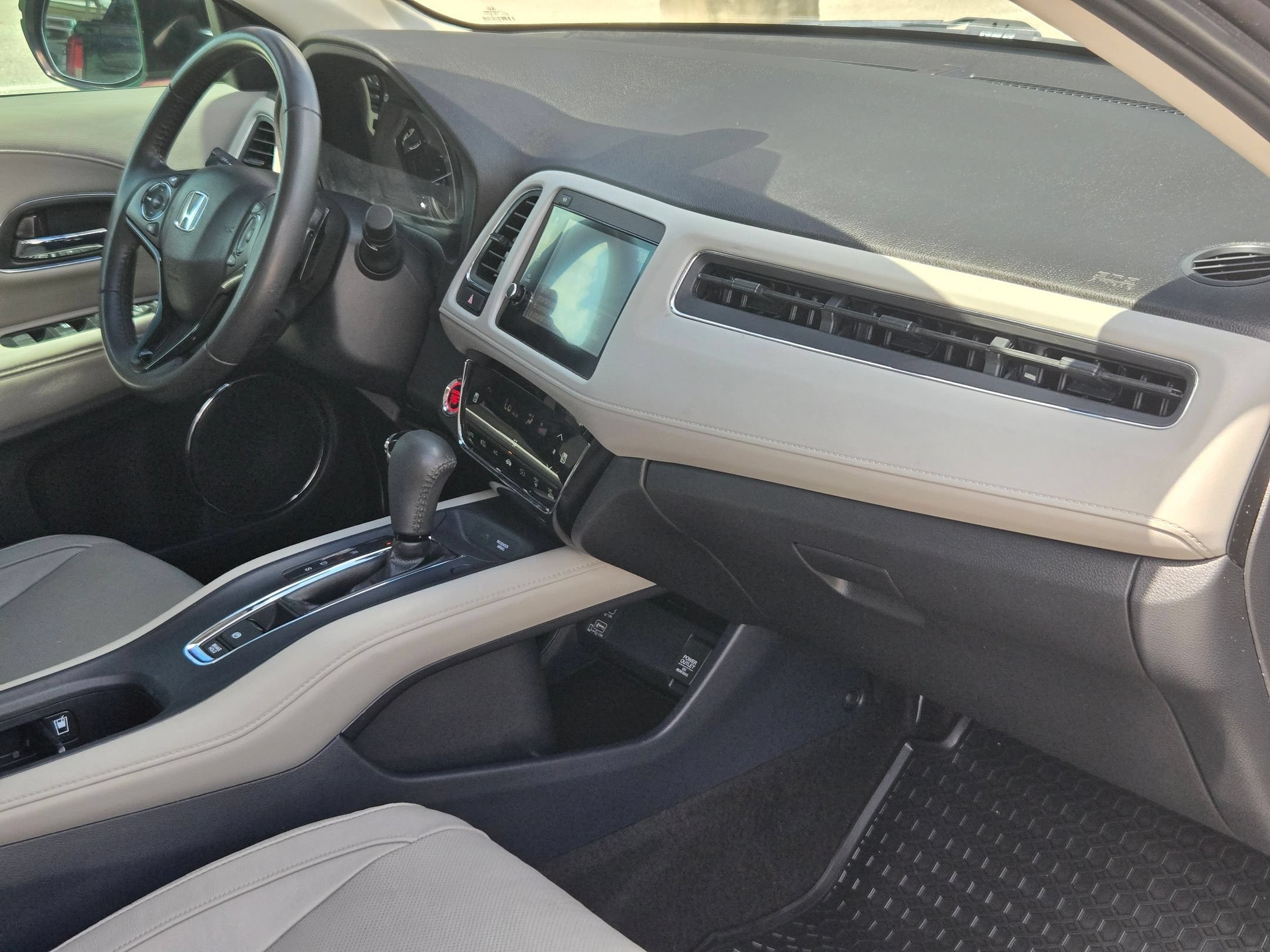 Used 2019 Honda HR-V Touring image 29