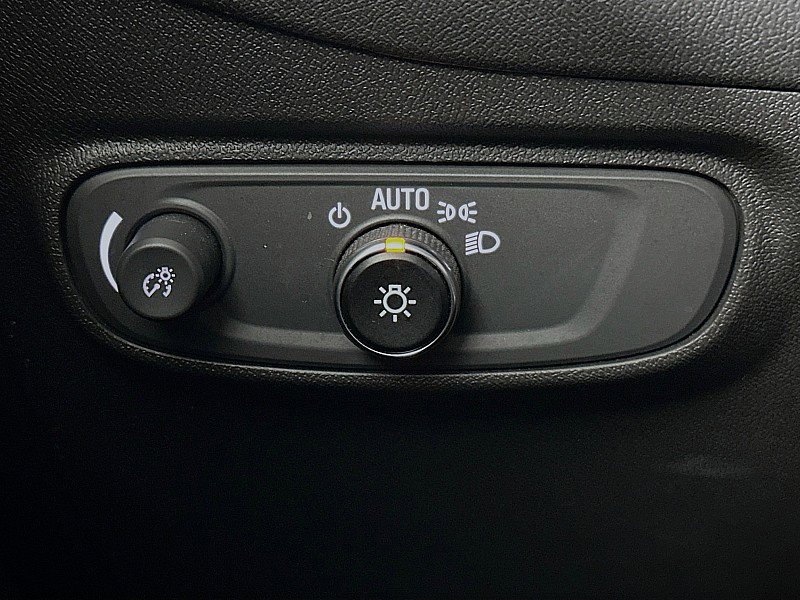 Used 2023 Chevrolet Equinox LT image 10