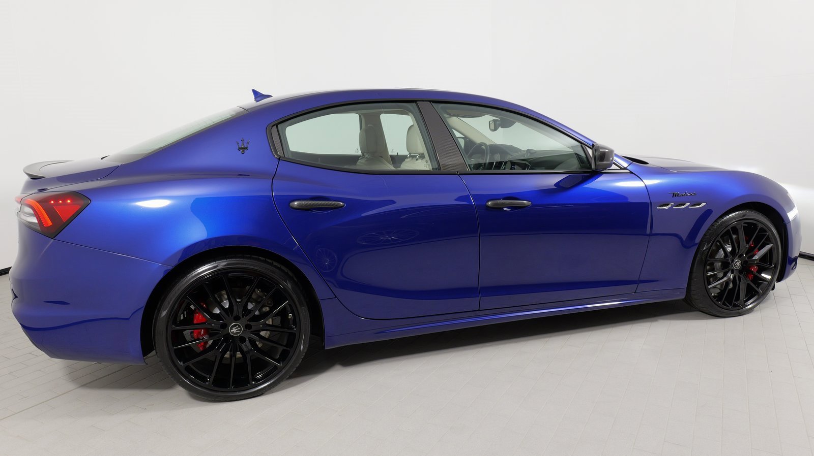 Used 2022 Maserati Ghibli Modena image 12