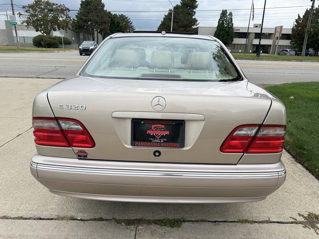 Used 2001 Mercedes-Benz E 320 Sedan image 6