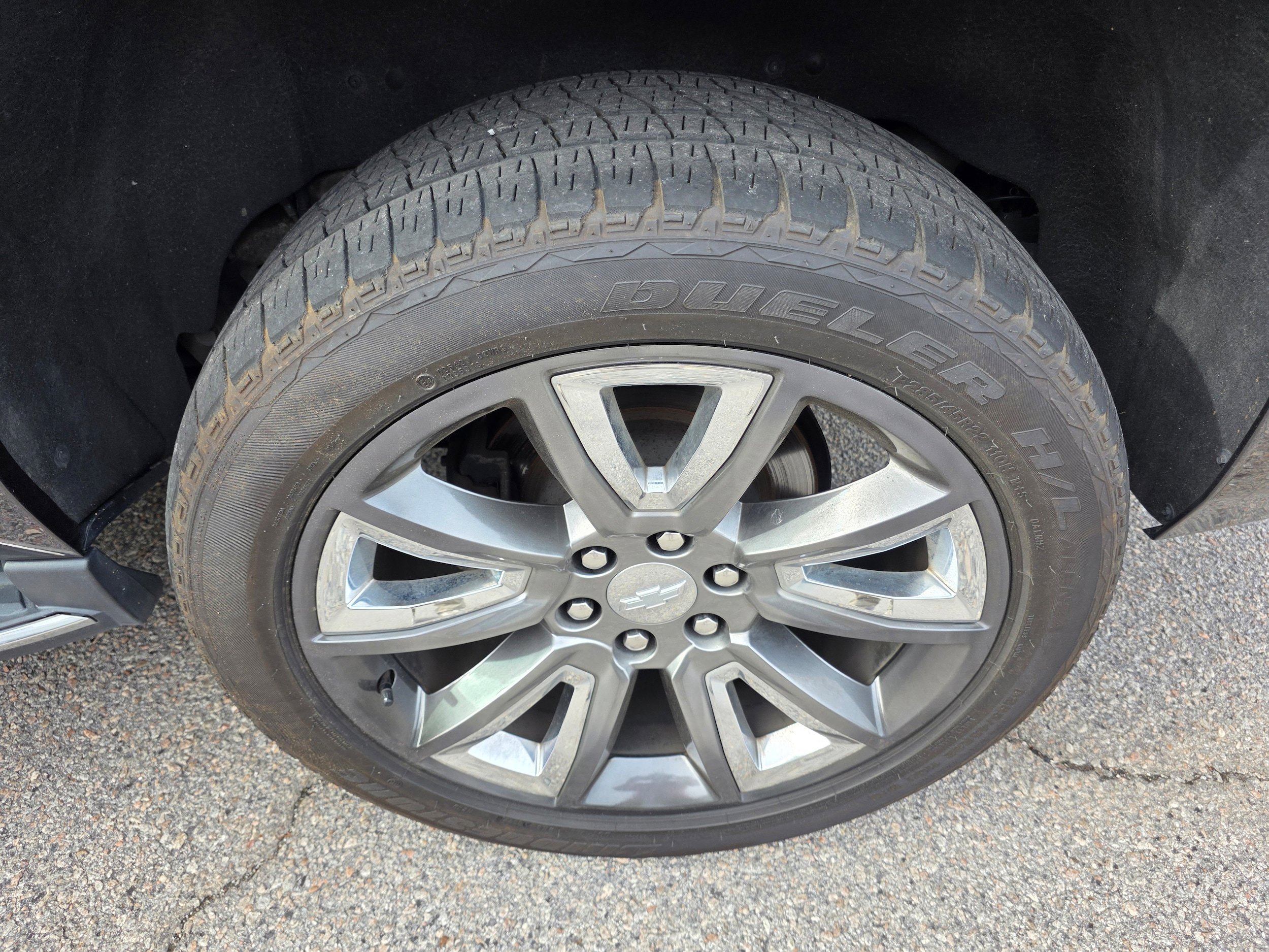 Used 2018 Chevrolet Suburban Premier image 16