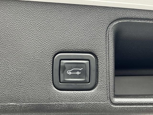 Used 2023 GMC Terrain AT4 w/ Infotainment Package II image 12