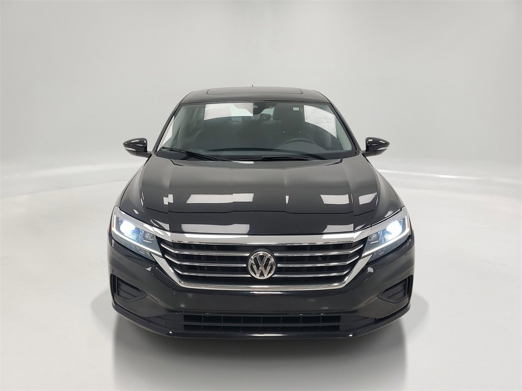 Used 2021 Volkswagen Passat 2.0T SE image 2