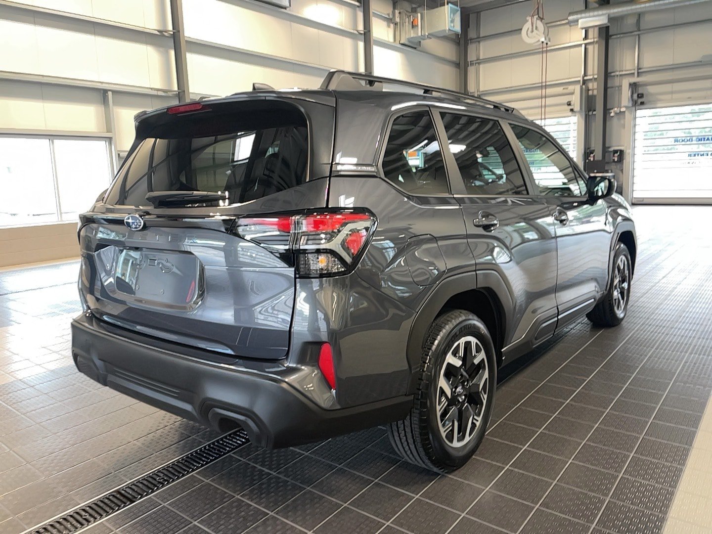 Used 2025 Subaru Forester Premium AWD/4WD image 12