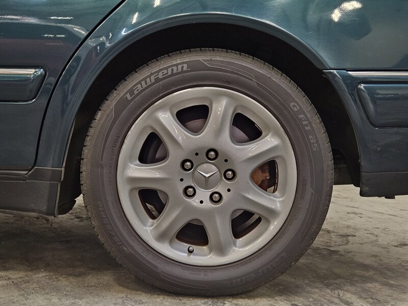 Used 1998 Mercedes-Benz E 320 Sedan image 19