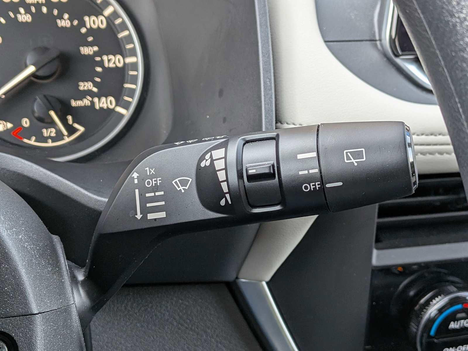 Used 2023 Nissan Rogue SV AWD/4WD image 25