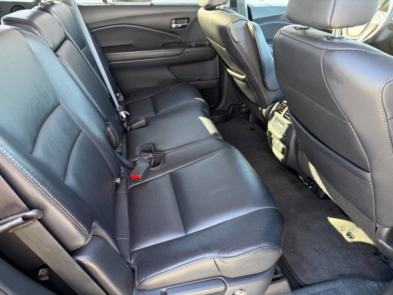 Used 2016 Honda Pilot Touring image 18