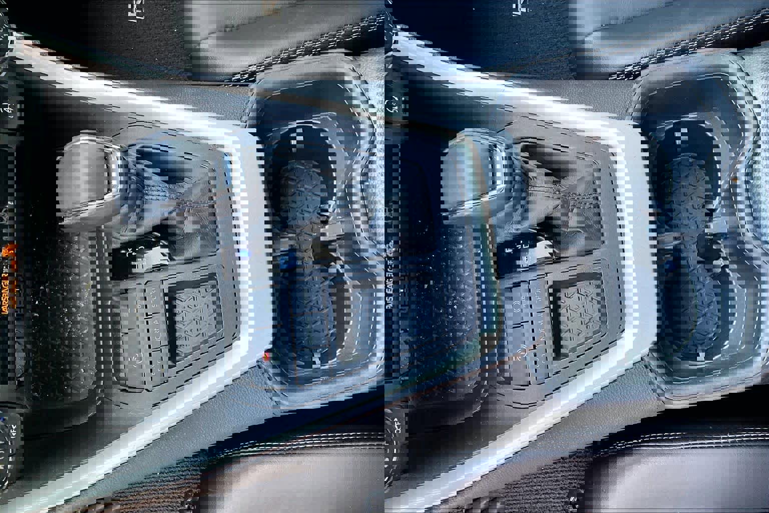 Used 2022 Toyota RAV4 XLE Premium image 16