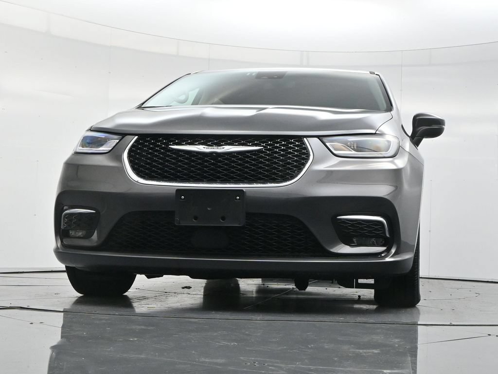 Used 2023 Chrysler Pacifica Touring-L FWD image 41