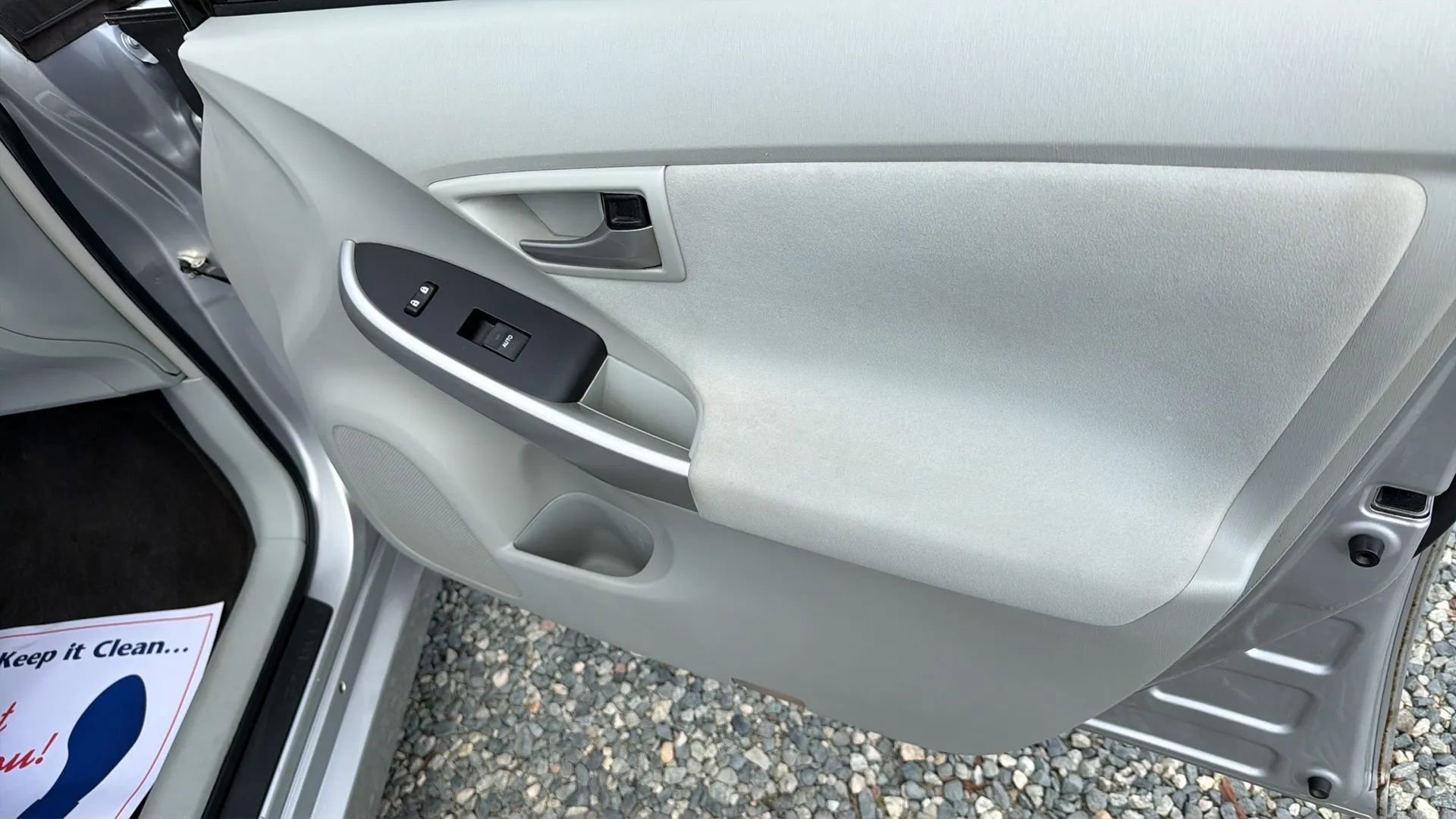 Used 2014 Toyota Prius Three image 31