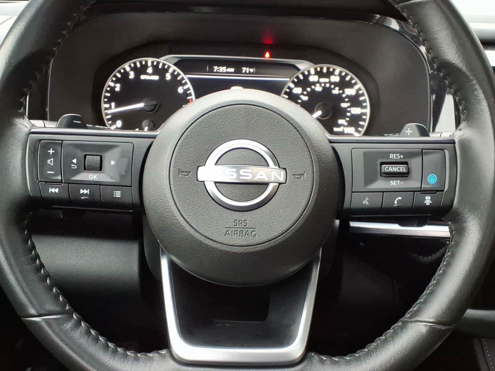 Used 2024 Nissan Pathfinder SV w/ SV Premium Package FWD image 17