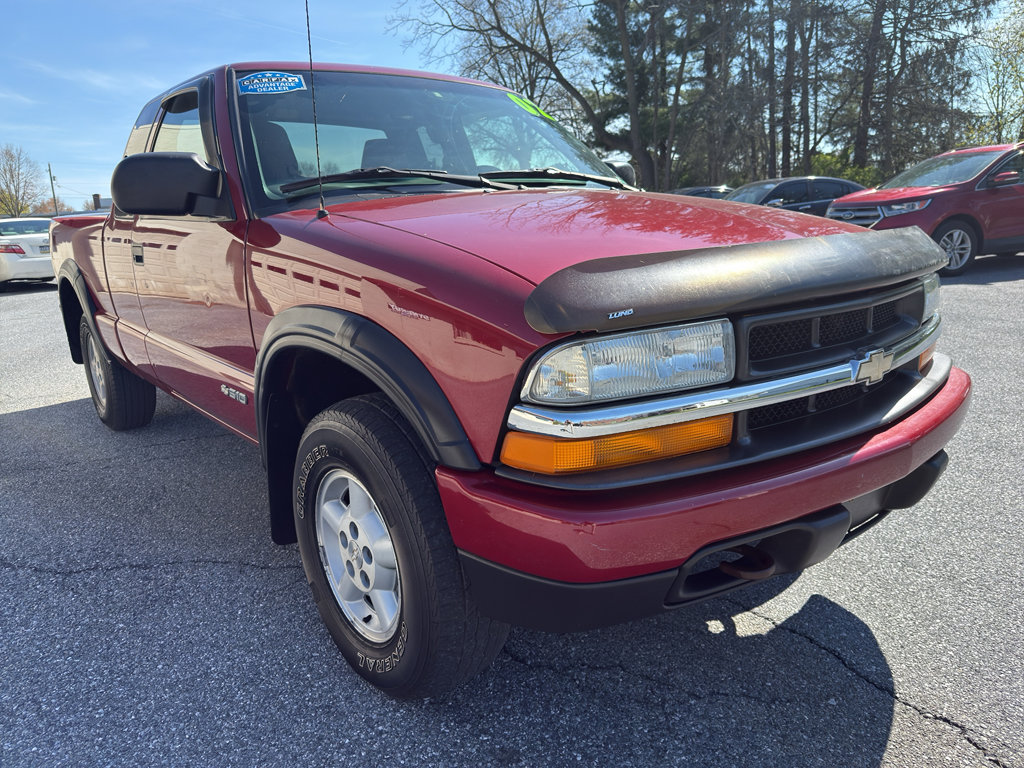 Used 2002 Chevrolet S10 Pickup LS w/ LS Preferred Equipment Group AWD/4WD image 7