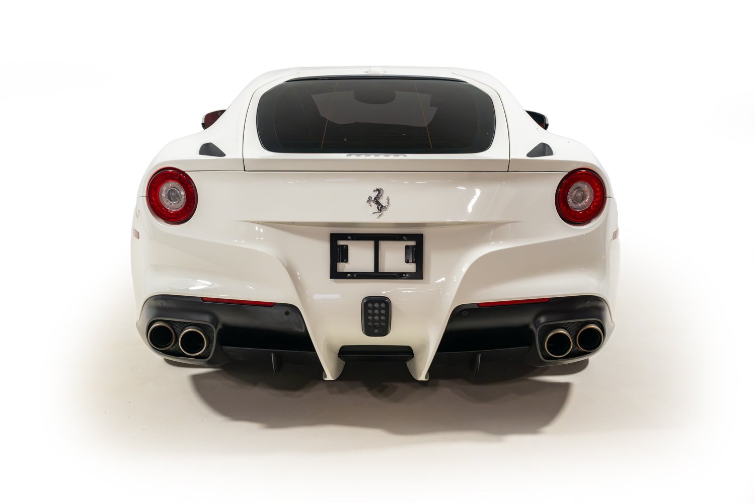 Used 2016 Ferrari F12 Berlinetta RWD image 5