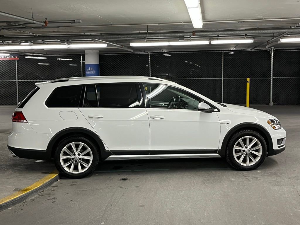 Used 2017 Volkswagen Golf Alltrack S image 35
