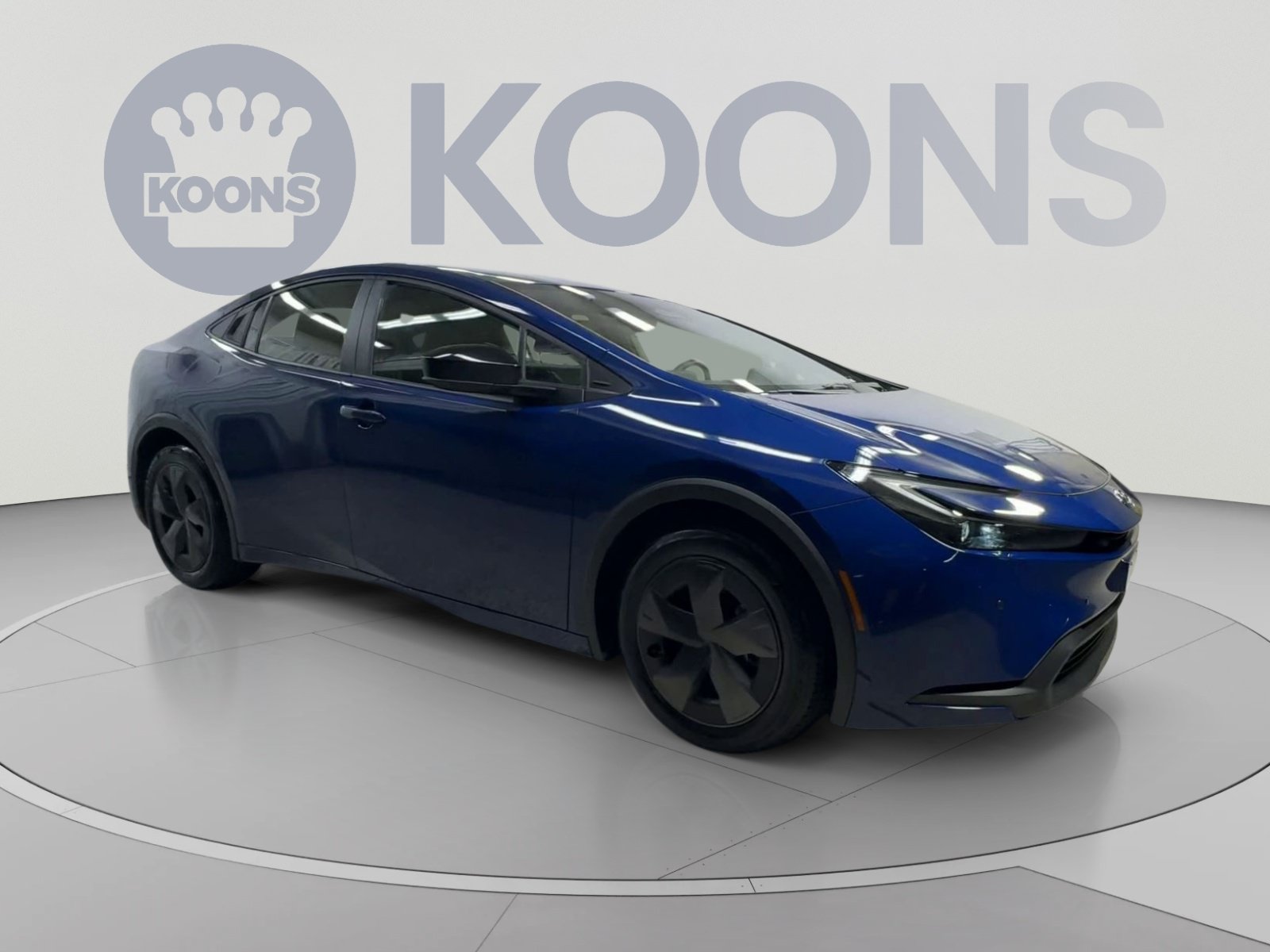Used 2025 Toyota Prius LE FWD image 2