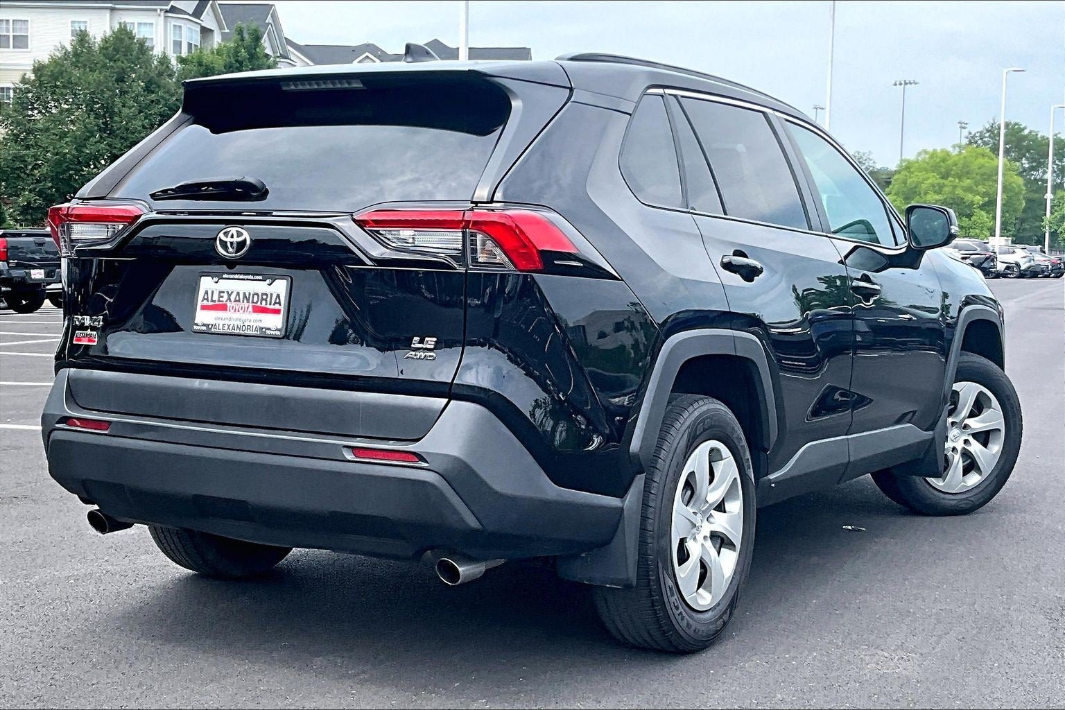 Used 2021 Toyota RAV4 LE AWD/4WD image 12