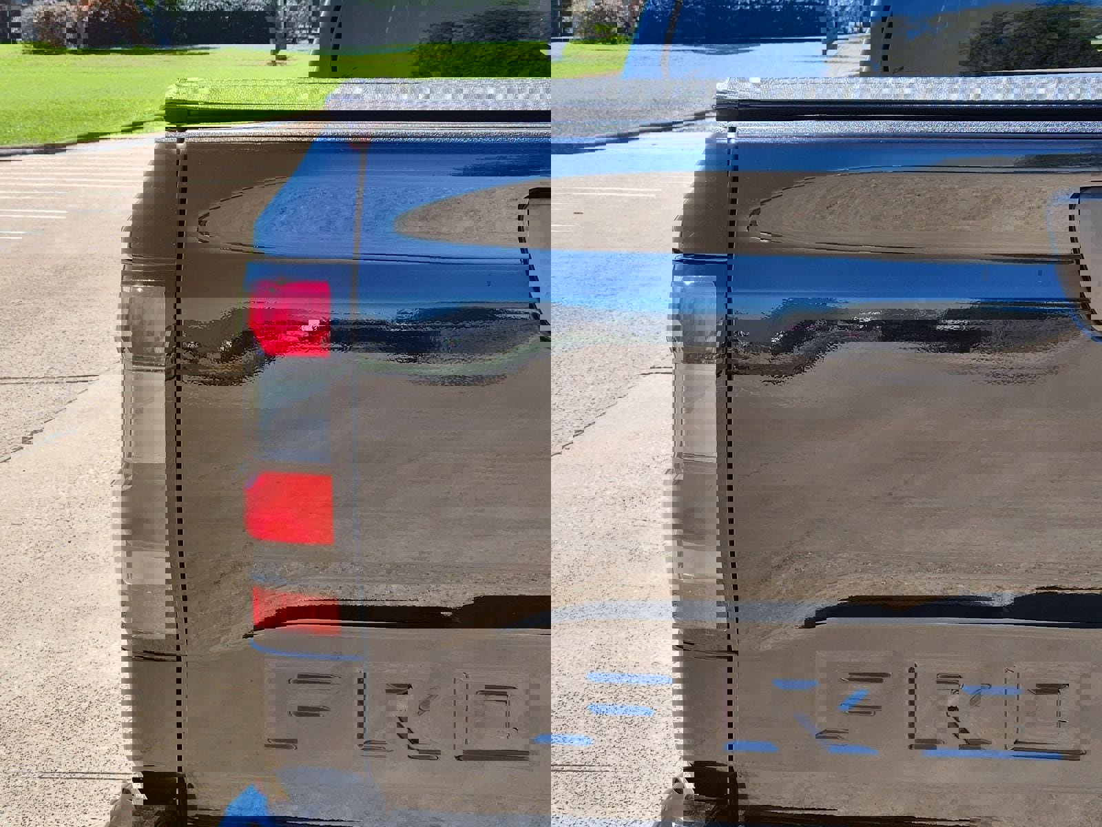 Used 2023 Nissan Frontier SV w/ Technology Package image 15