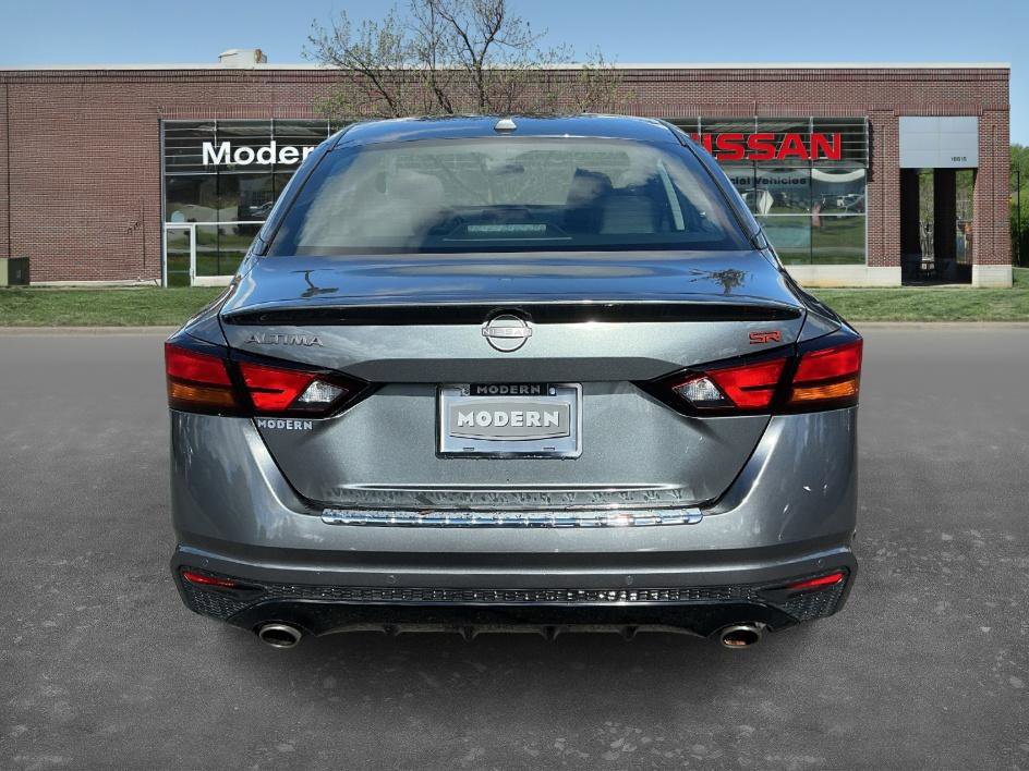 Certified 2023 Nissan Altima 2.5 SR image 3