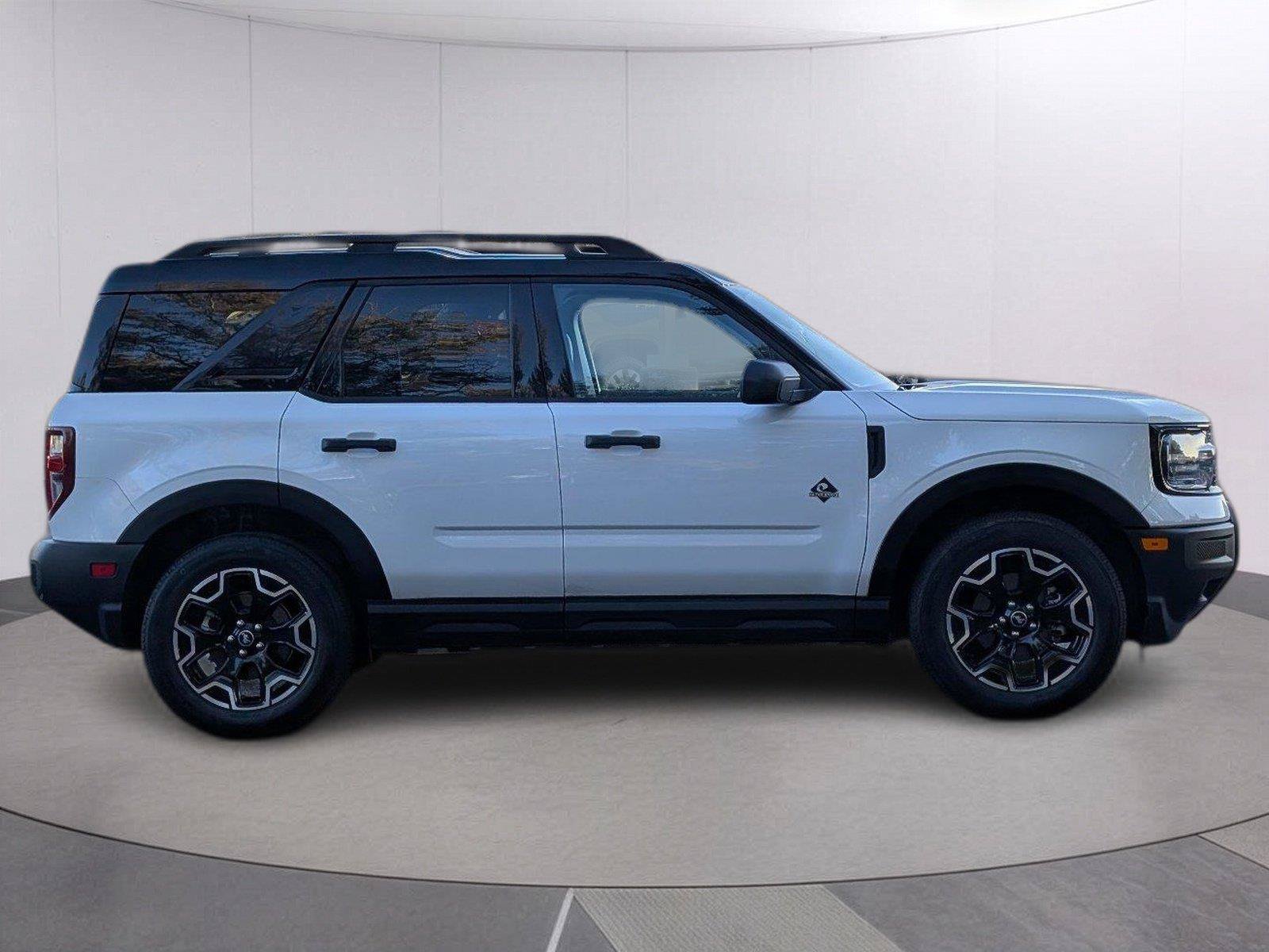 Used 2026 Ford Bronco Sport Outer Banks AWD/4WD image 8