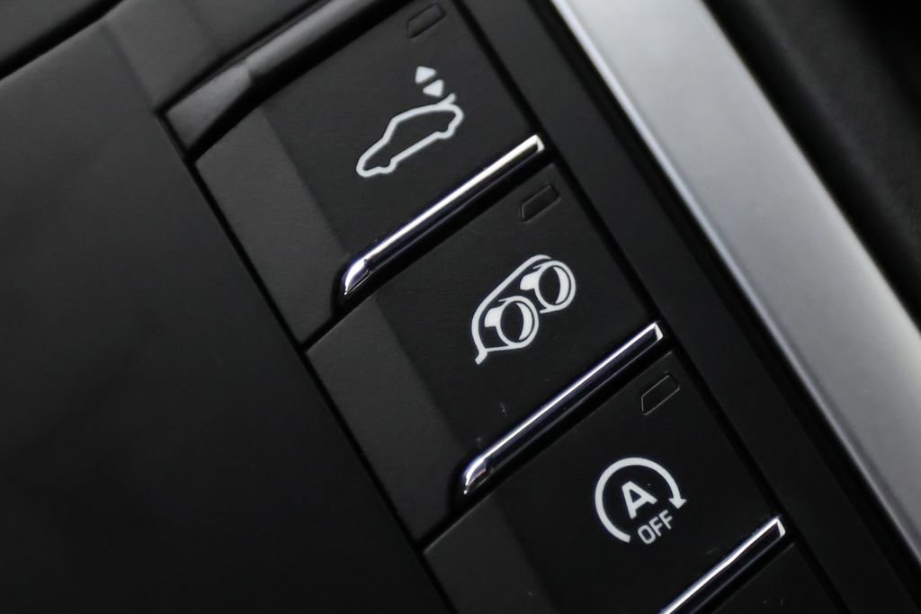 Used 2018 Porsche 911 Carrera S image 26