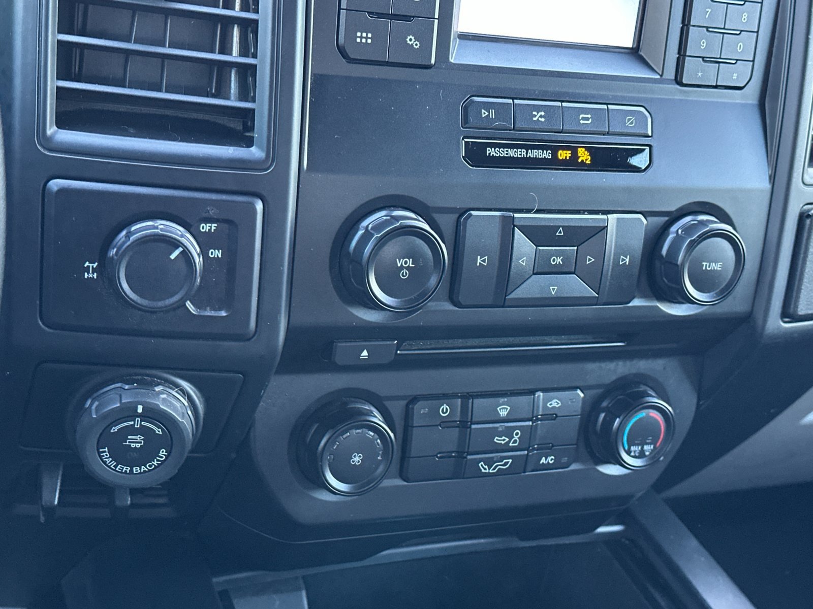 Used 2018 Ford F150 XL w/ Equipment Group 101A Mid RWD image 18
