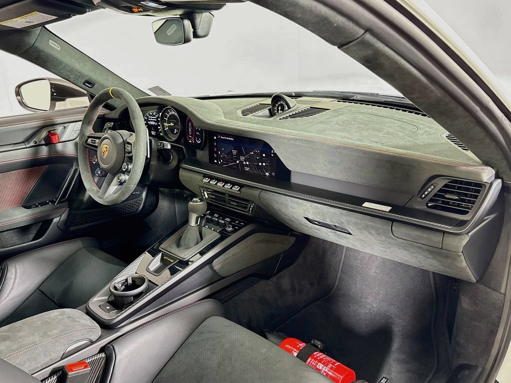Certified 2025 Porsche 911 GT3 RS RWD image 17