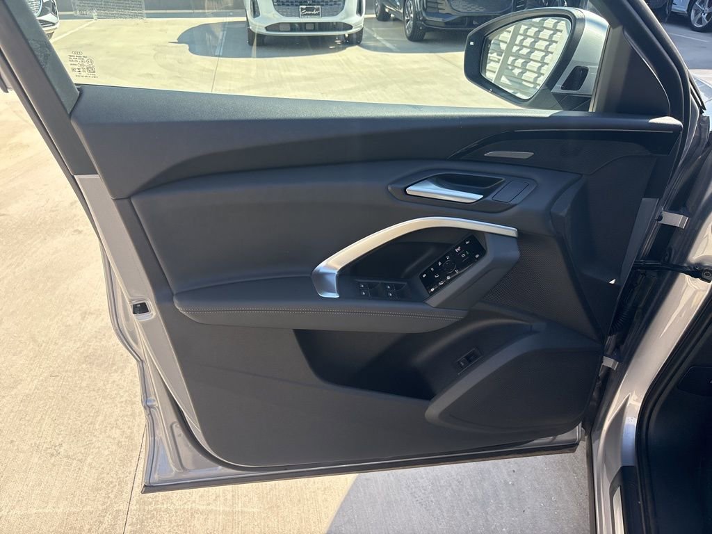 Used 2025 Audi Q5 Premium Plus w/ Premium Plus AWD/4WD image 9