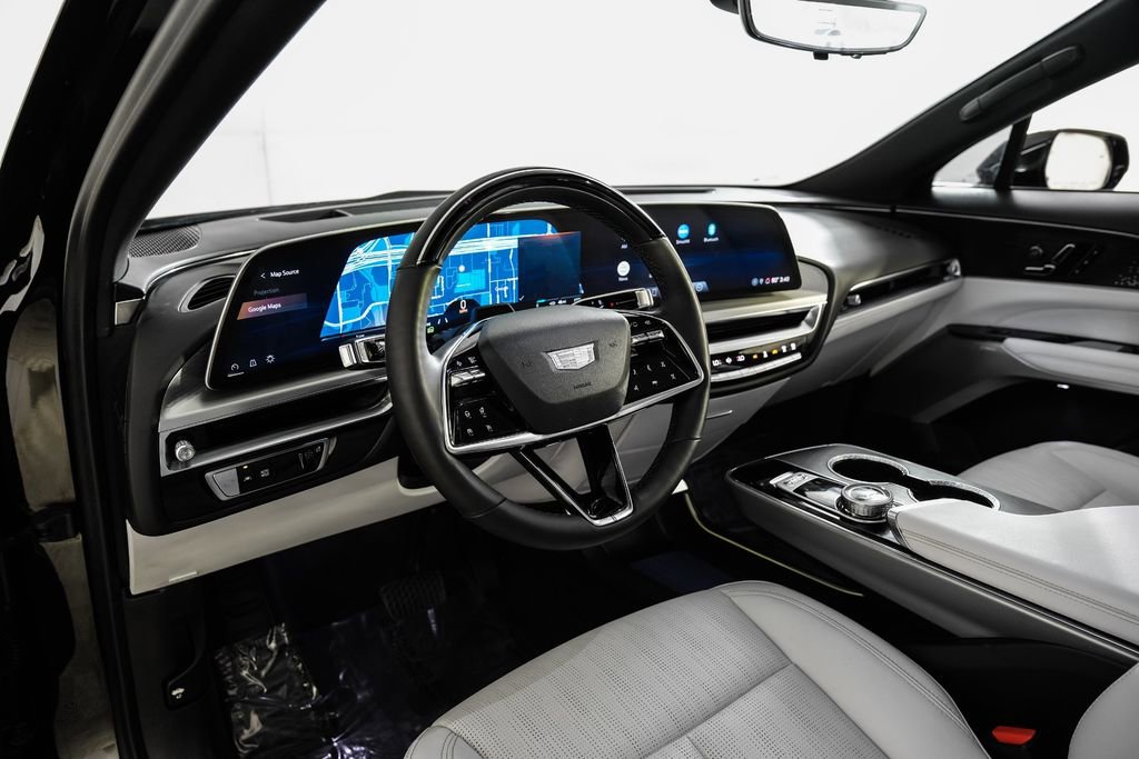 Used 2023 Cadillac Lyriq 2WD image 2