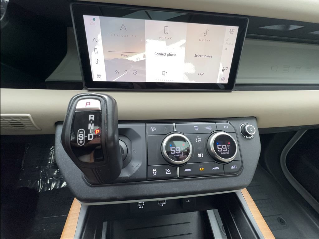 Used 2023 Land Rover Defender 110 S AWD/4WD image 41