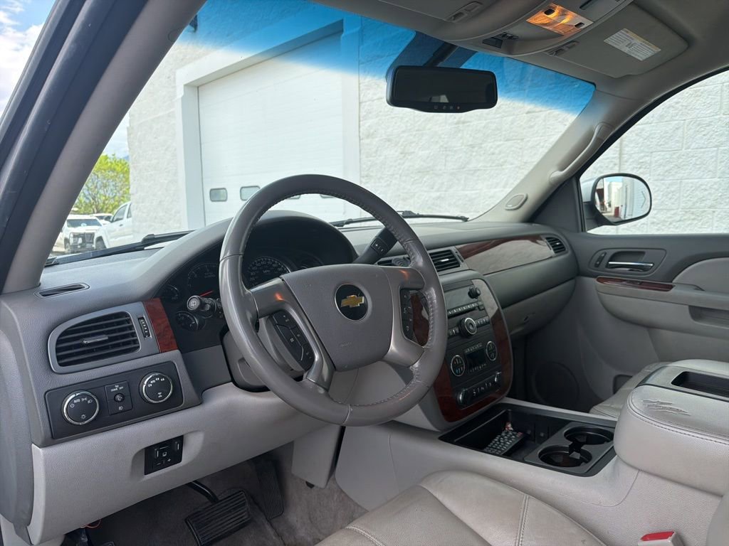 Used 2011 Chevrolet Suburban LT w/ Luxury Package image 10