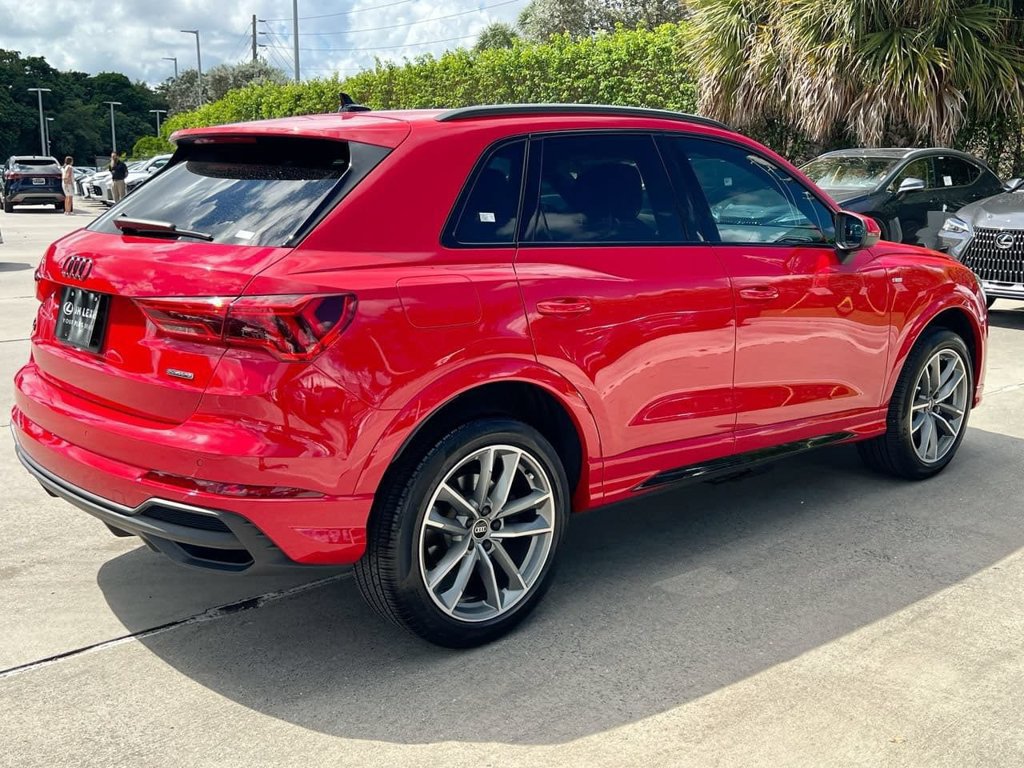 Used 2024 Audi Q3 2.0T Premium w/ Convenience Package AWD/4WD image 7