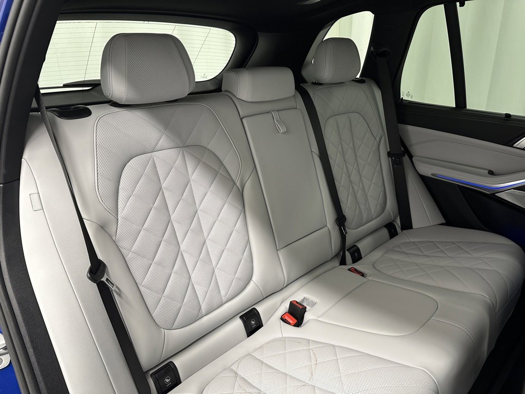 Used 2025 BMW X5 M60i image 22