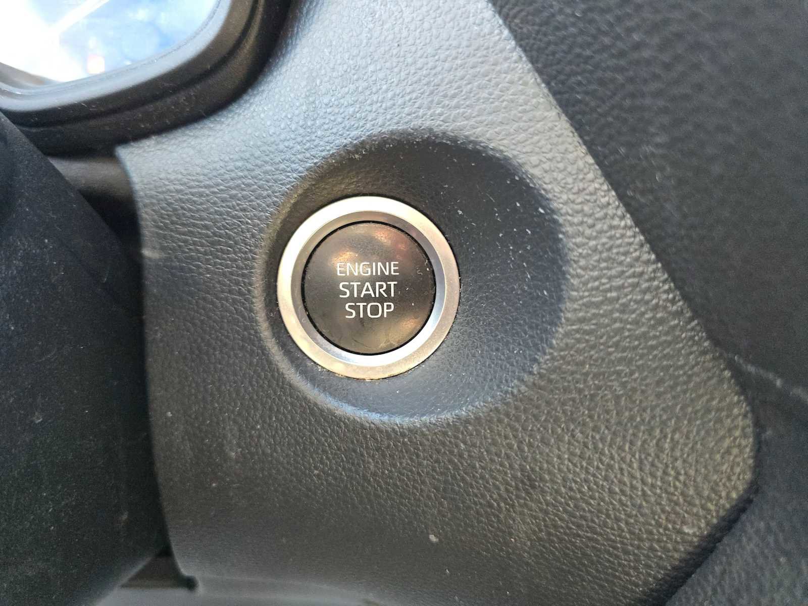 Used 2023 Toyota Corolla Cross LE image 32