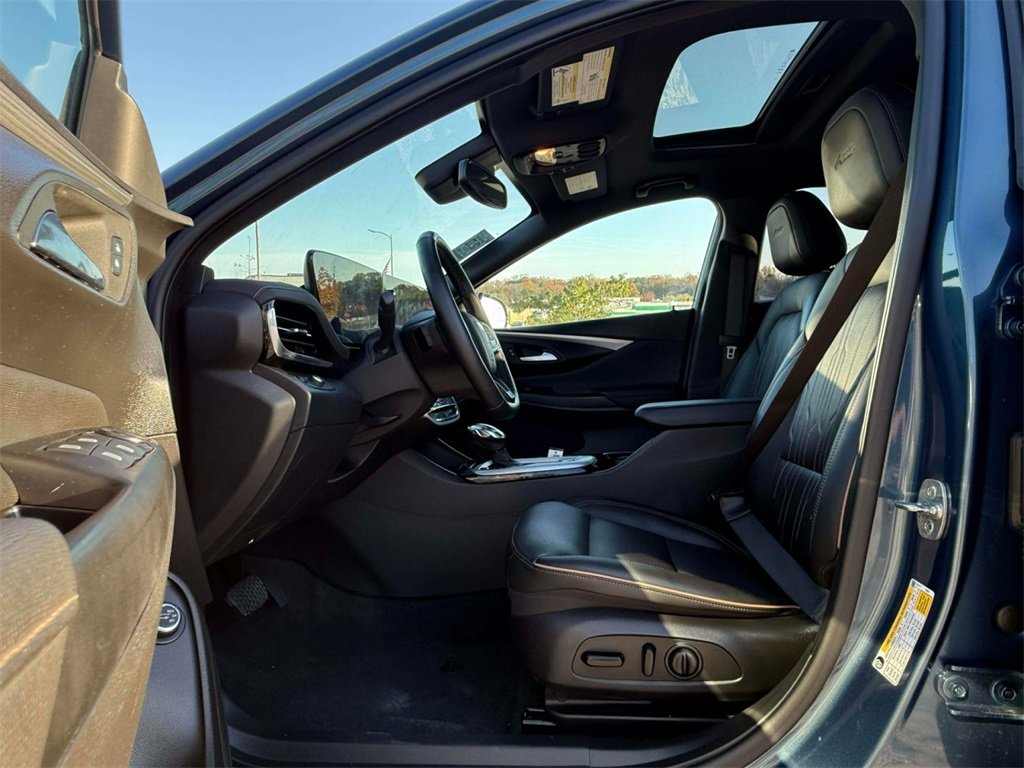 Used 2024 Buick Envista Avenir image 15
