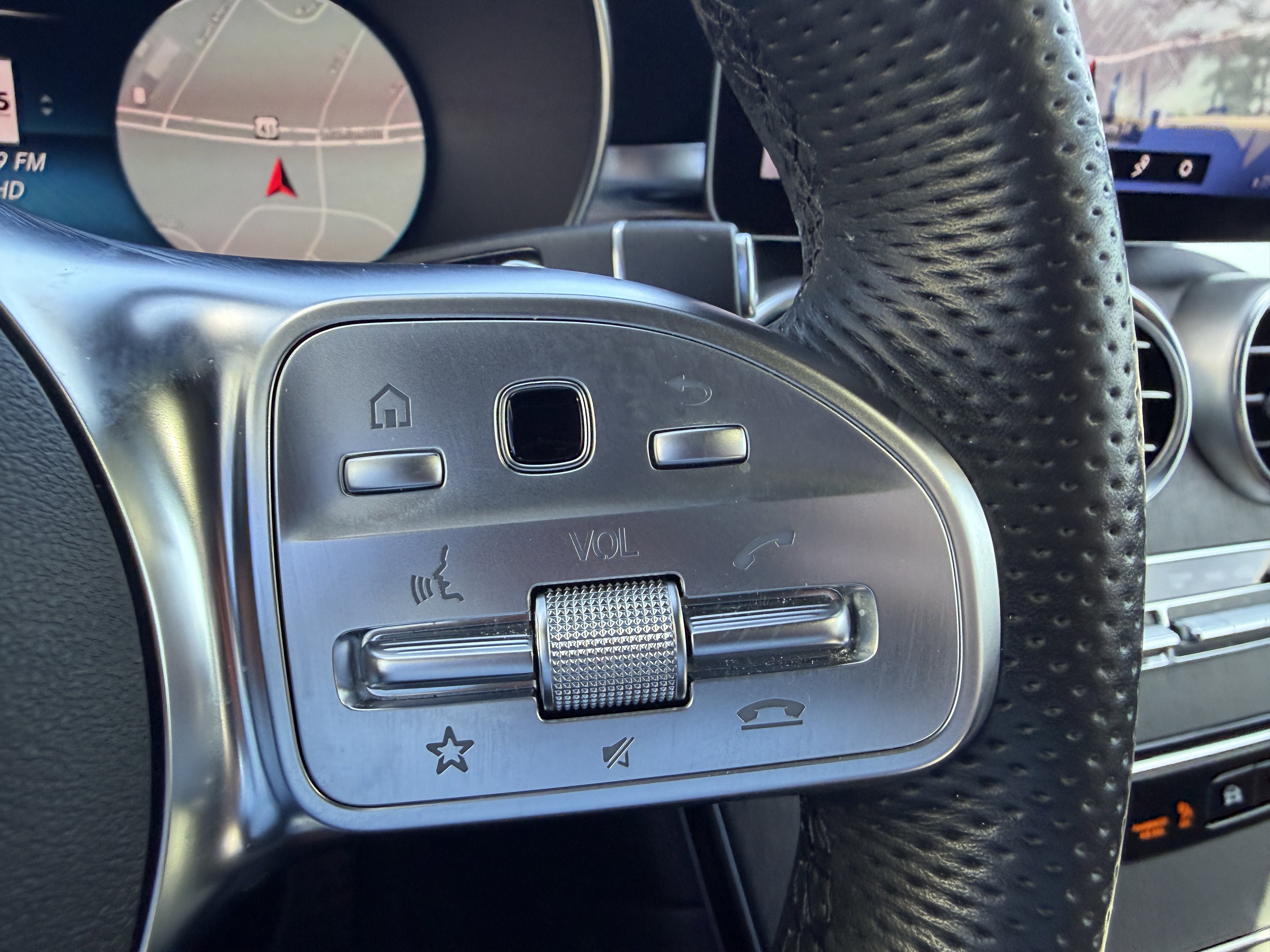 Used 2020 Mercedes-Benz GLC 300 image 25