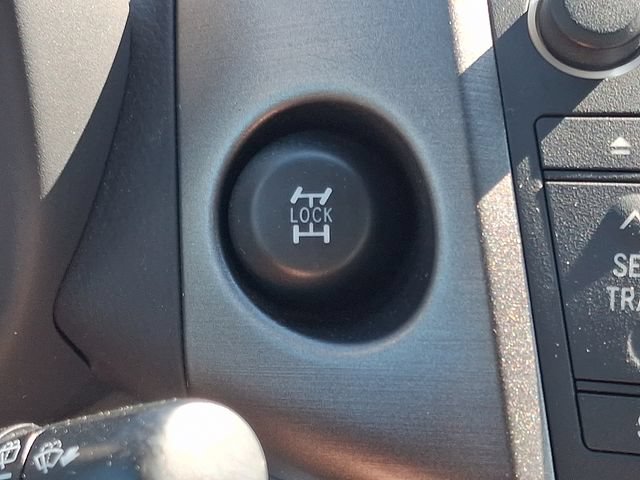 Used 2010 Toyota RAV4 Limited AWD/4WD image 23