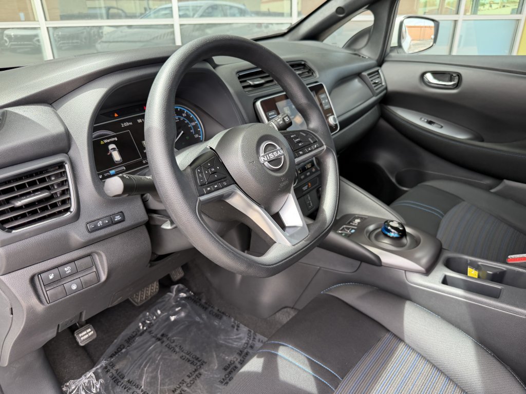 Used 2025 Nissan Leaf S FWD image 30