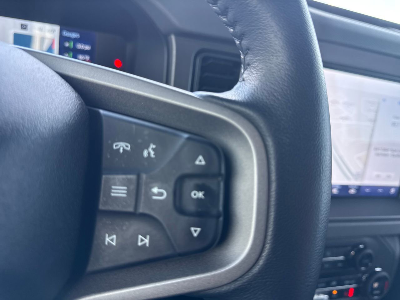 Used 2024 Ford Bronco Big Bend image 28