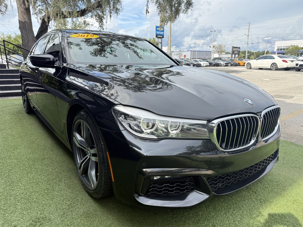 Used 2019 BMW 740i w/ M Sport Package RWD image 3