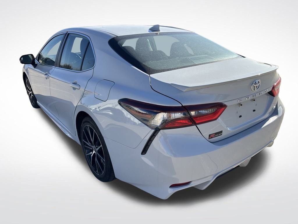 Used 2024 Toyota Camry SE image 6